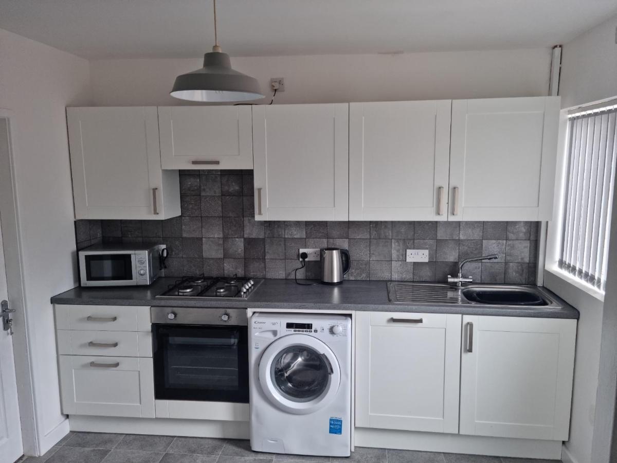 3 Bedroom House-Ellesmere Port Esterno foto
