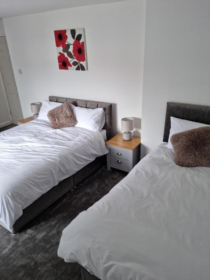 3 Bedroom House-Ellesmere Port Esterno foto