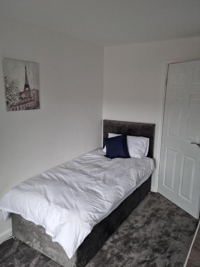 3 Bedroom House-Ellesmere Port Esterno foto