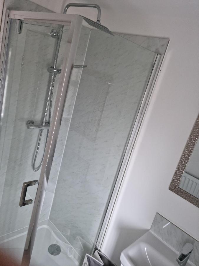 3 Bedroom House-Ellesmere Port Esterno foto