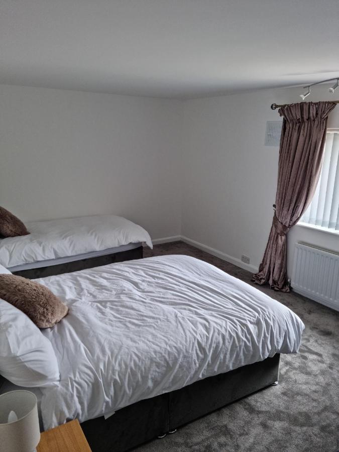 3 Bedroom House-Ellesmere Port Esterno foto