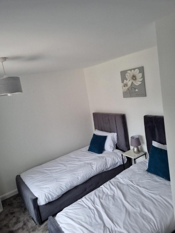3 Bedroom House-Ellesmere Port Esterno foto
