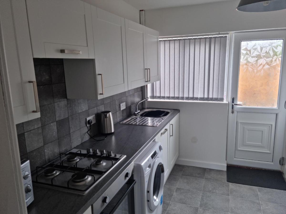 3 Bedroom House-Ellesmere Port Esterno foto