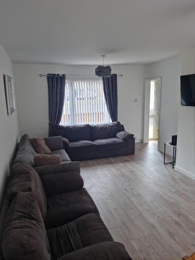 3 Bedroom House-Ellesmere Port Esterno foto