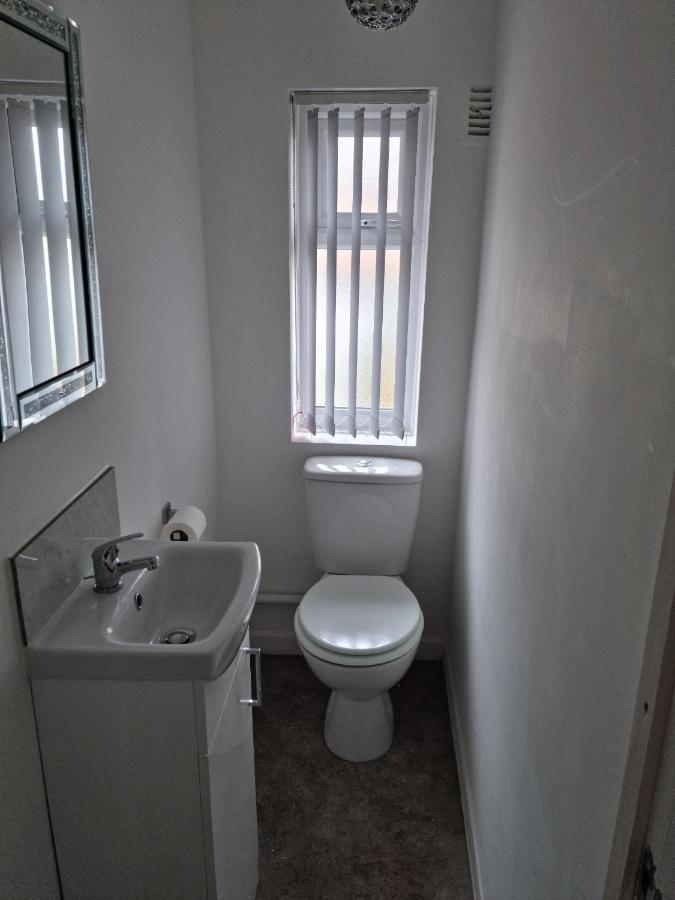 3 Bedroom House-Ellesmere Port Esterno foto